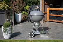 Churrasqueira Weber Kettle Edição 70 anos limitada.
