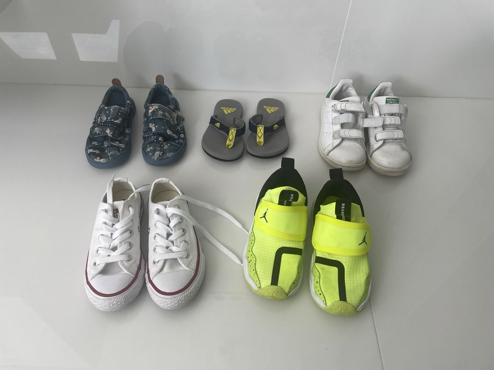 Zestaw butów dziecięcych r 28 (Paka 5 szt)