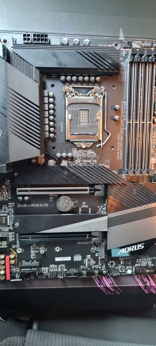 Материнська плата Gigabyte Z590 Aorus Elite s1200, Intel