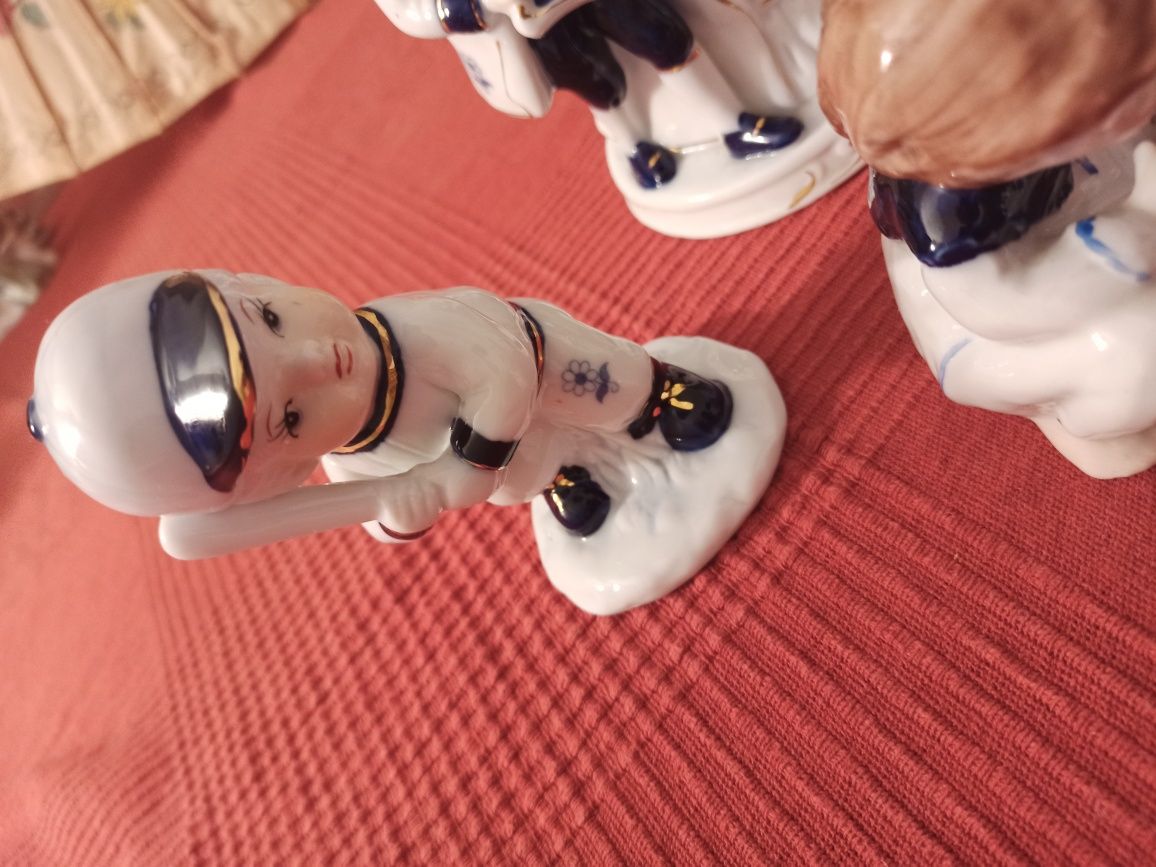 Zestaw 7 figurek porcelanowych