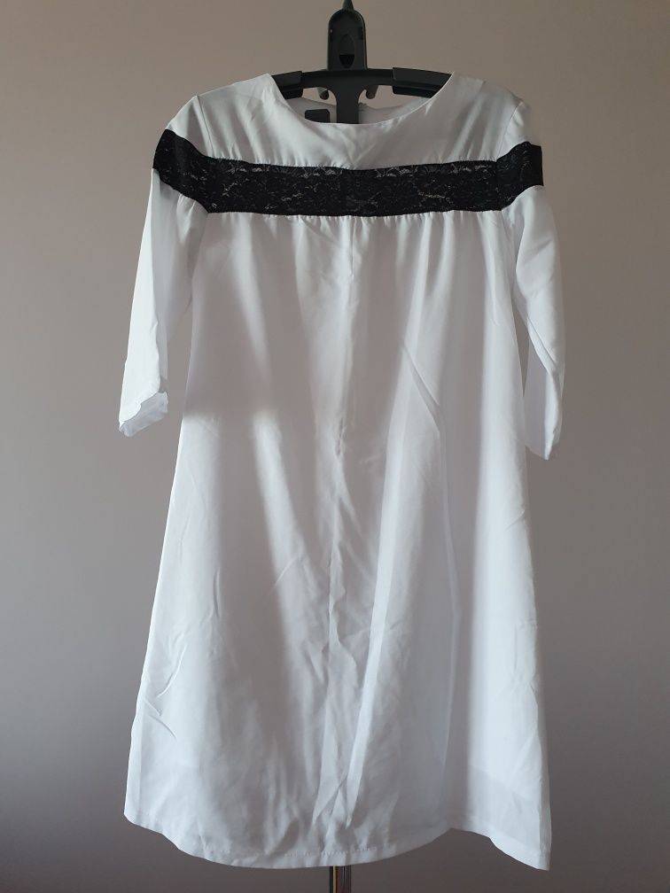 Біле легке плаття