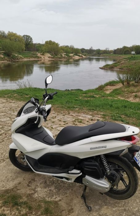 Honda  pcx  125.