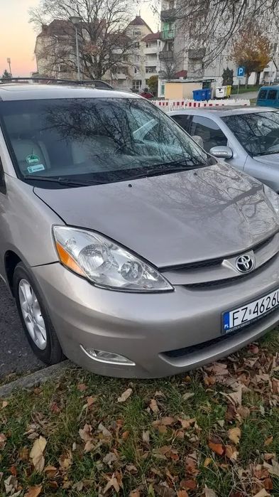 Toyota Sienna stan dobry