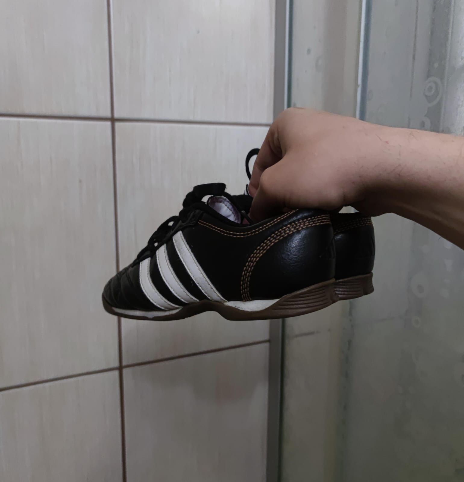 buty sportowe 32 piłkarskie dziecięce halówki Adidas tiempo ciemne cza