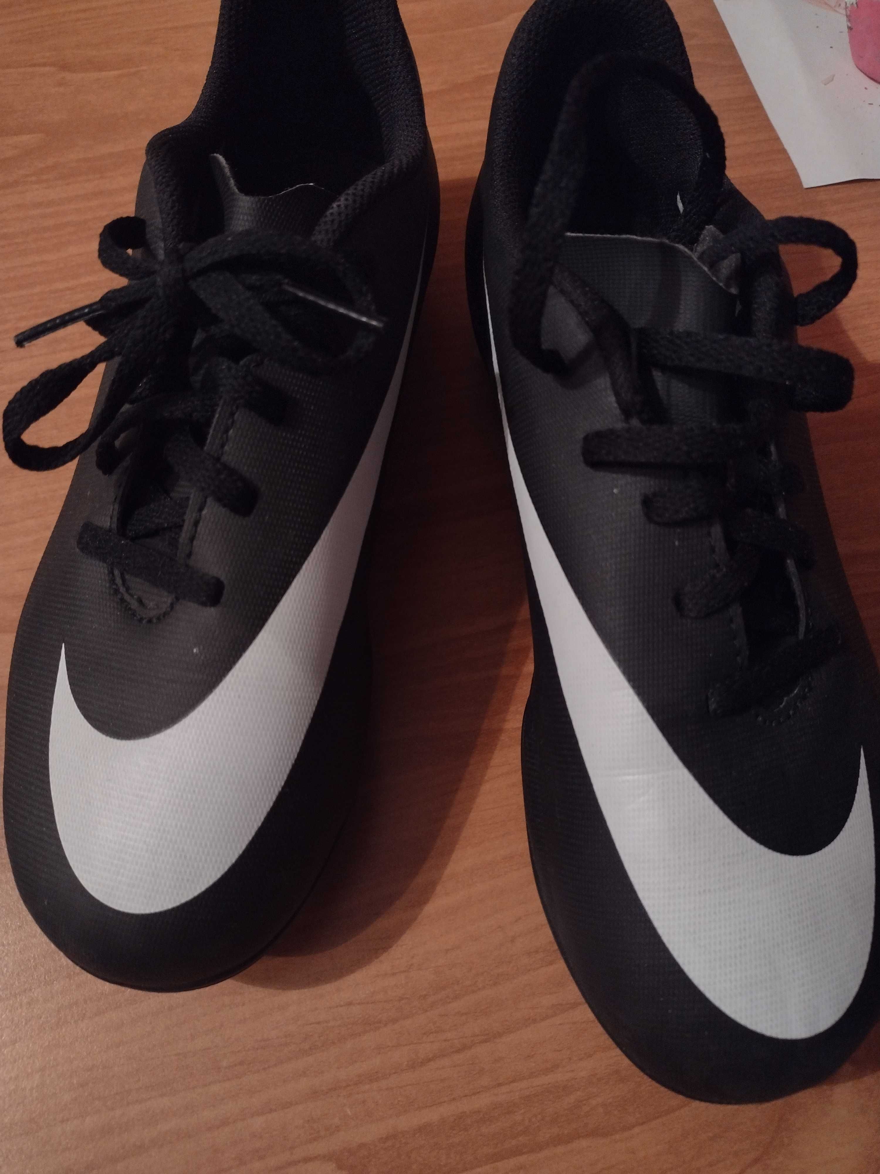 Korki sportowe Nike rozm. 38