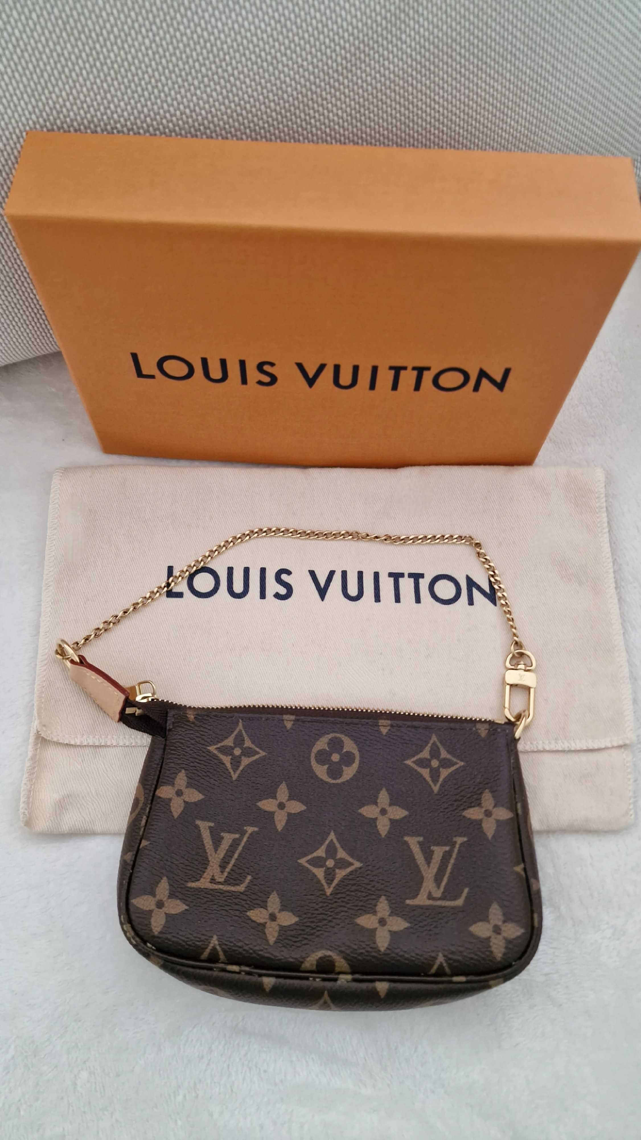 Louis Vuiton: Mini Pochette Accessoires -autentica em Monograma