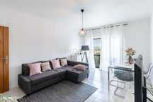Apartamento T2 Quinta do Conde com Vista Panorâmica e Boa Localização