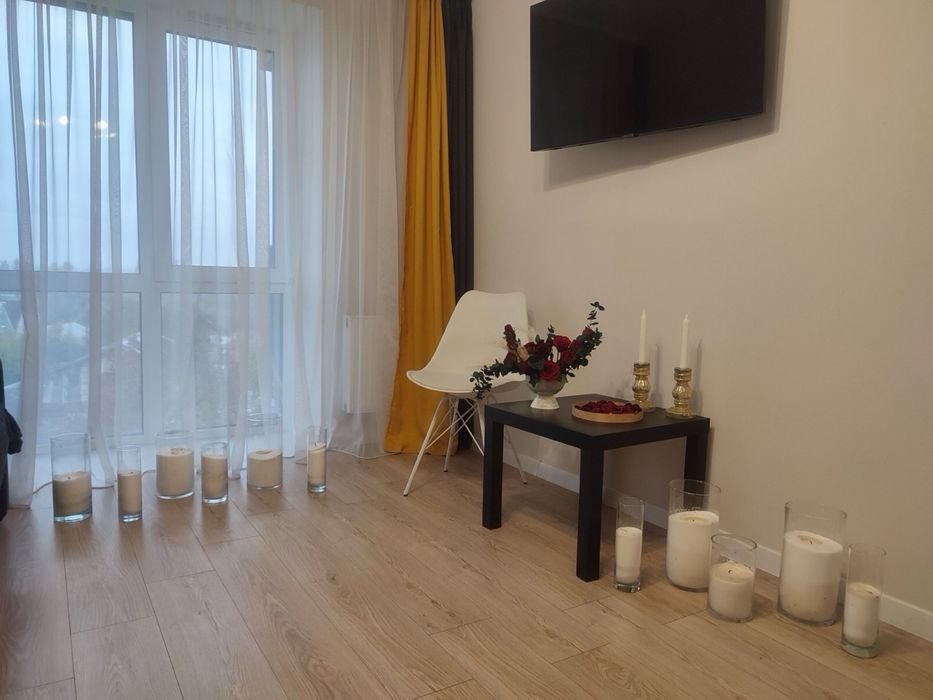 1к ТЕПЛА квартира Подобово центр Яровиця погодинно. Звітні документи