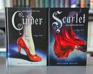 Marissa Meyer - Cinder, Scarlet