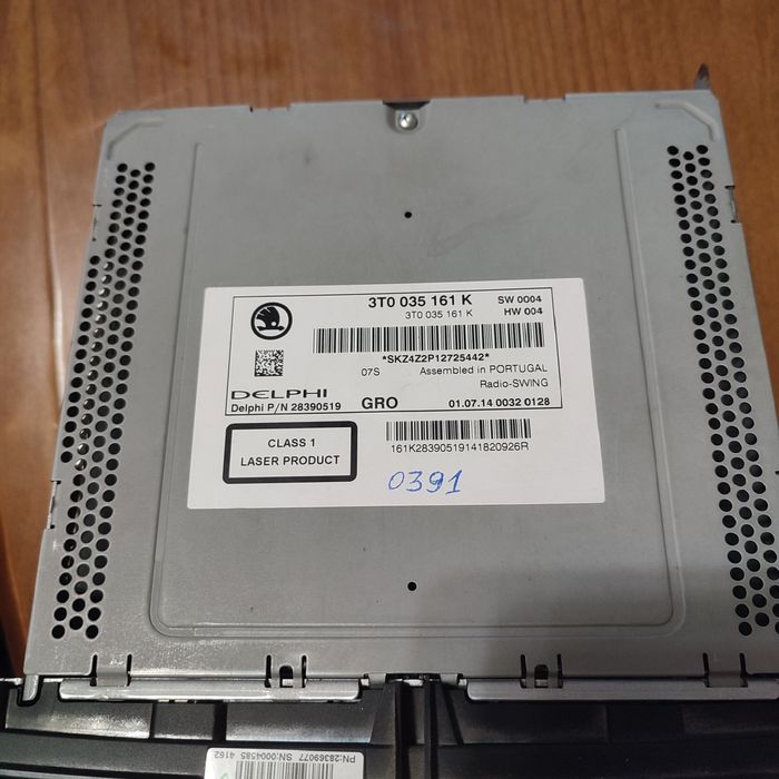 Штатна автомагнітола магнітола SWING з кодом