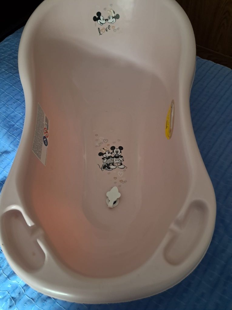 Duas banheiras de bebé Minnie