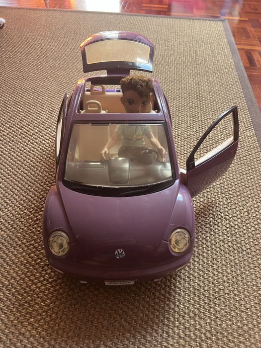Carro de barbie com o namorado