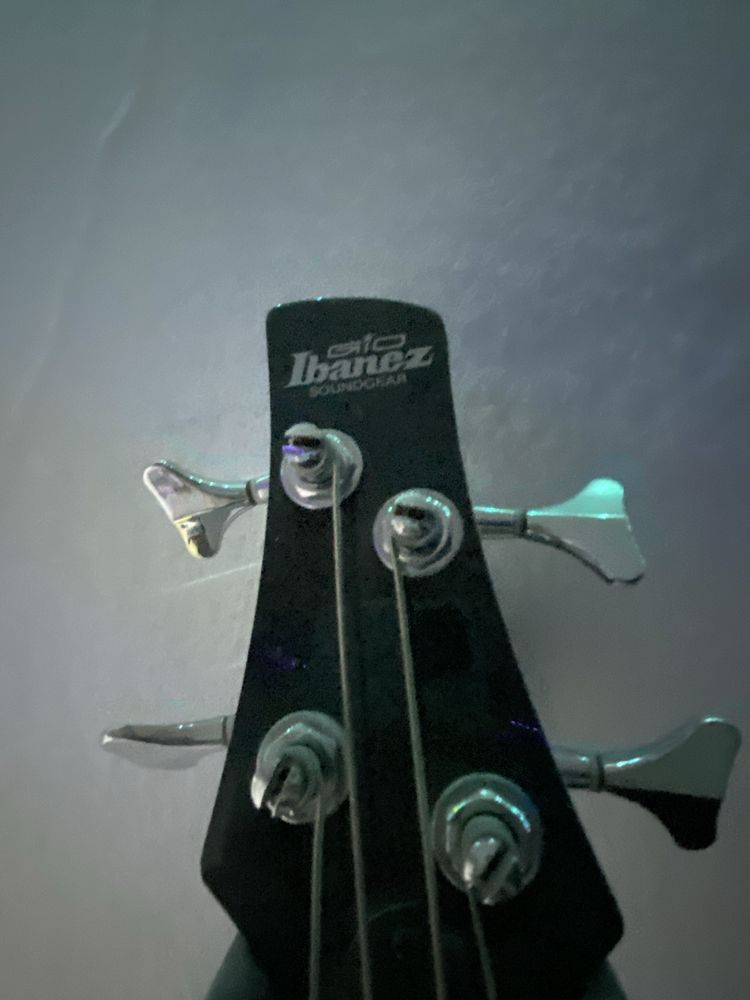 gitara basowa ibanez