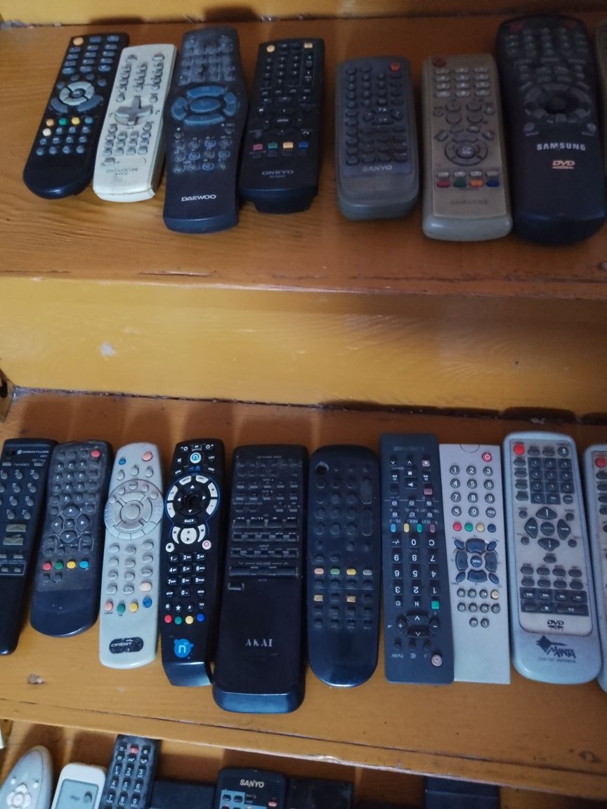 Piloty Pilot Sanyo Elemis Grundig Samsung Thomson Universum