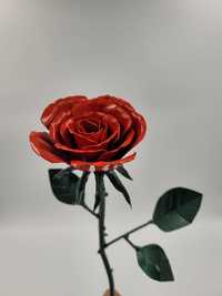 Róża metalowa, ręcznie robiona metaloplastyka