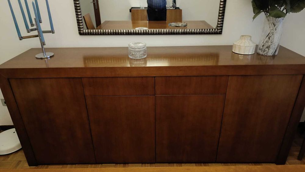 Mesa de jantar + 8 cadeiras + movel