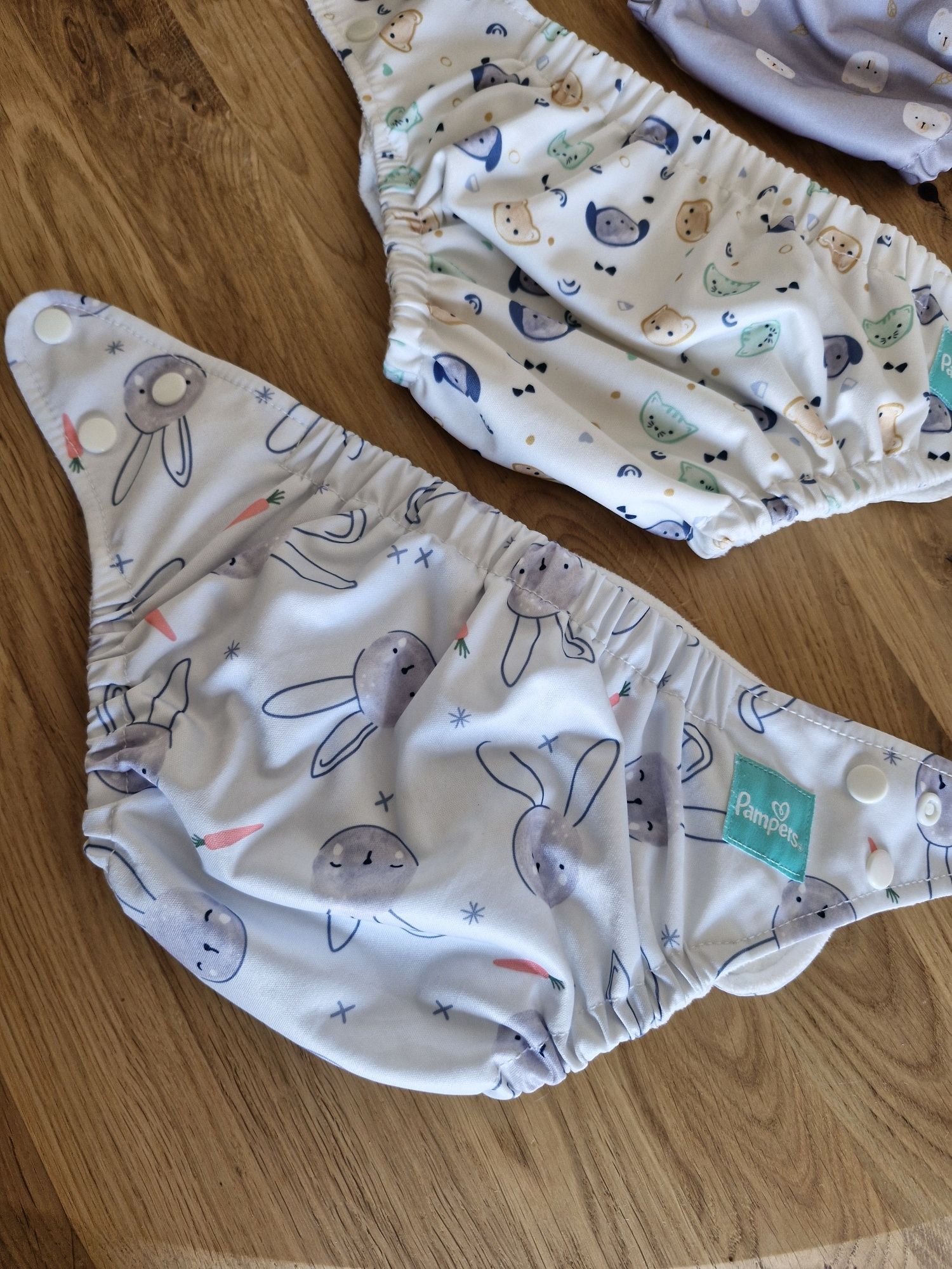 Wielorazowe pieluchy firmy Pampers hybrid dla niemowląt.


Od 3 kg do