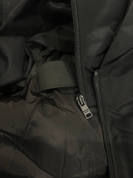 Куртка Prada с утяжкой на талии