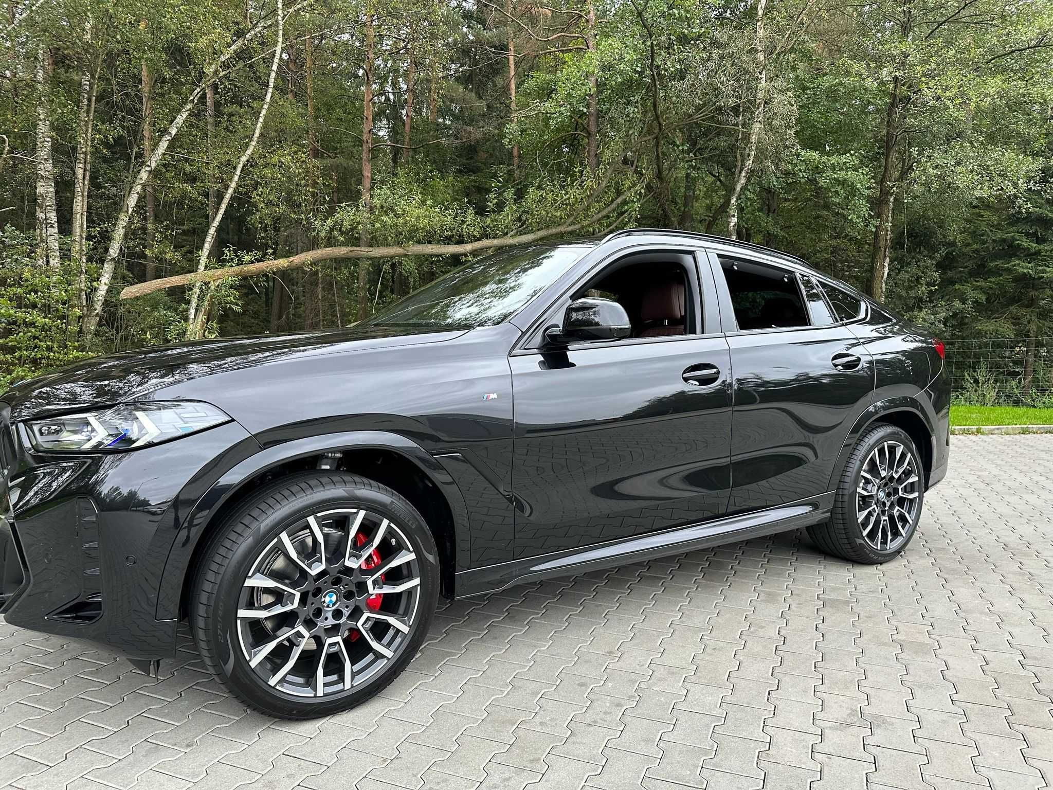 Samochód BMW X6  2023