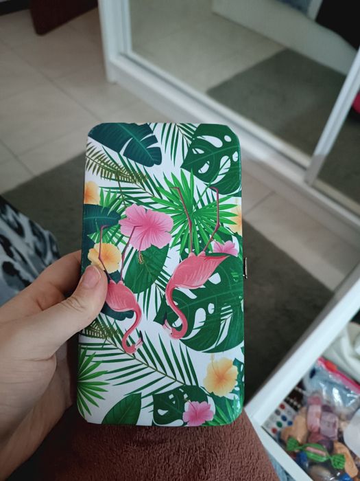 Carteira  com telemóvel