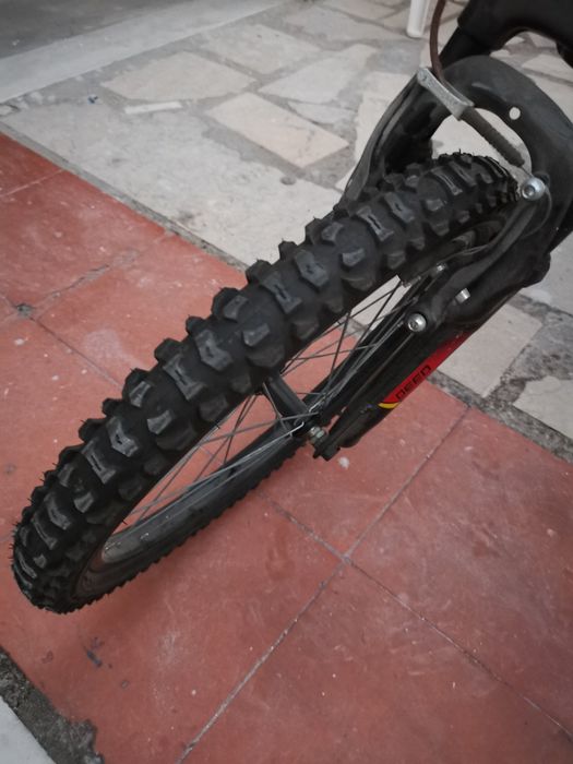 Vendo bicicleta de criança roda 20