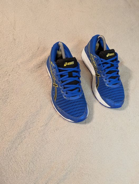 Кросівки asics 38 розмір 23.5-24 см