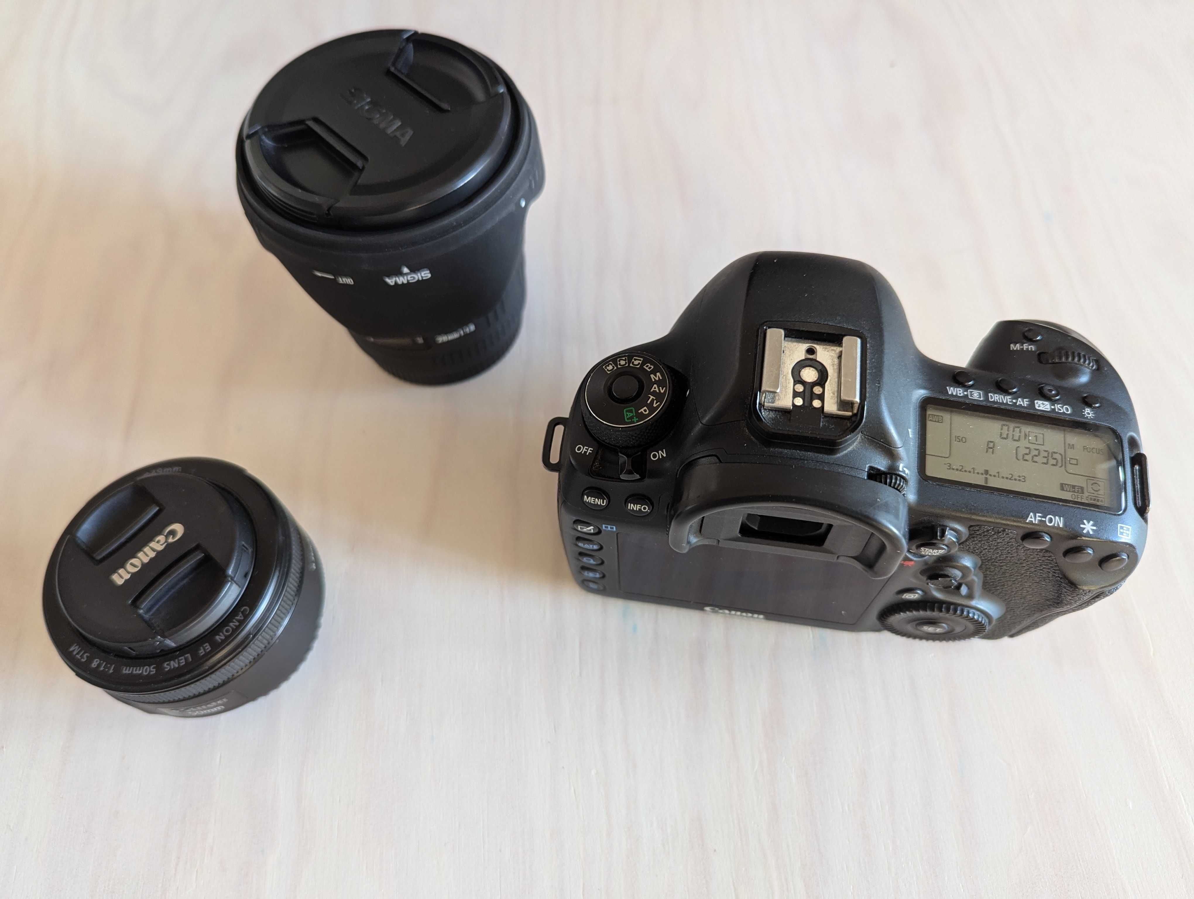 Canon 5D IV + 2 objectivas + Cartao 32GB - Excelente estado com caixas