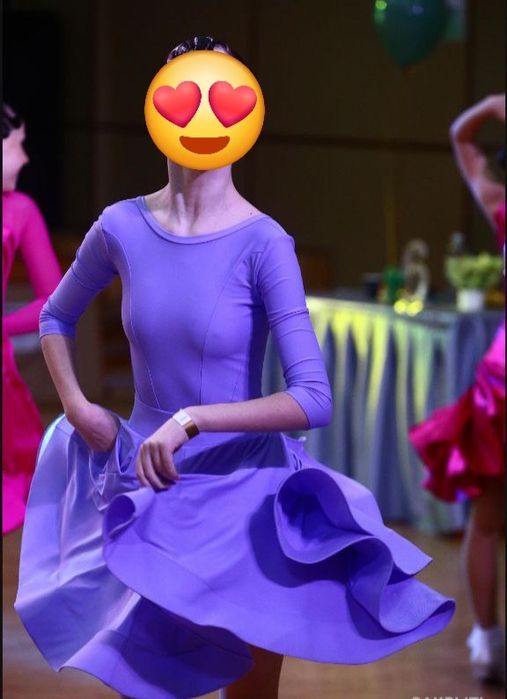 Бальні плаття бейсік