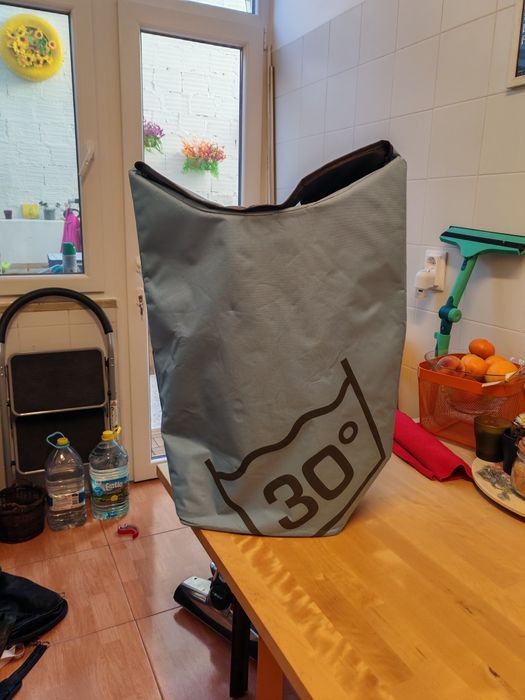 Vendo saco para roupa suja