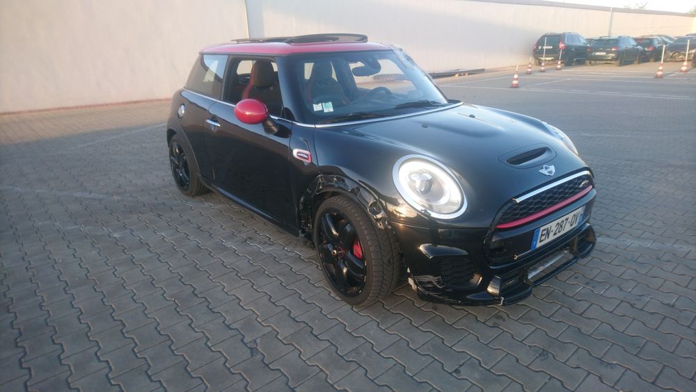 Mini John Cooper Works 230 2,0 turbo
