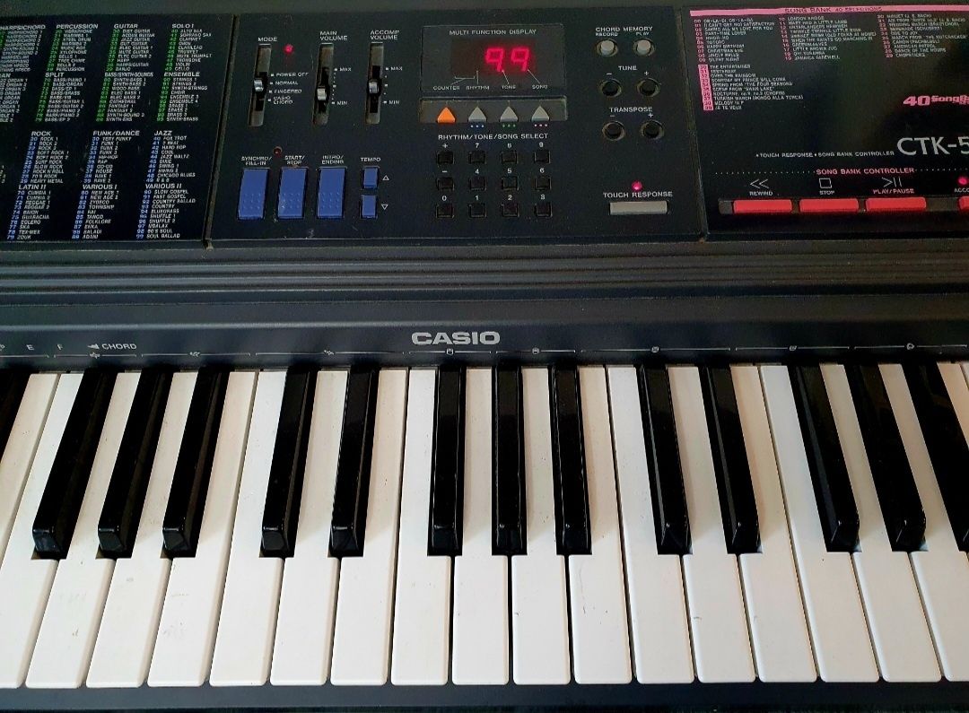 Keyboard Casio z Dynamiczną klawiaturą
