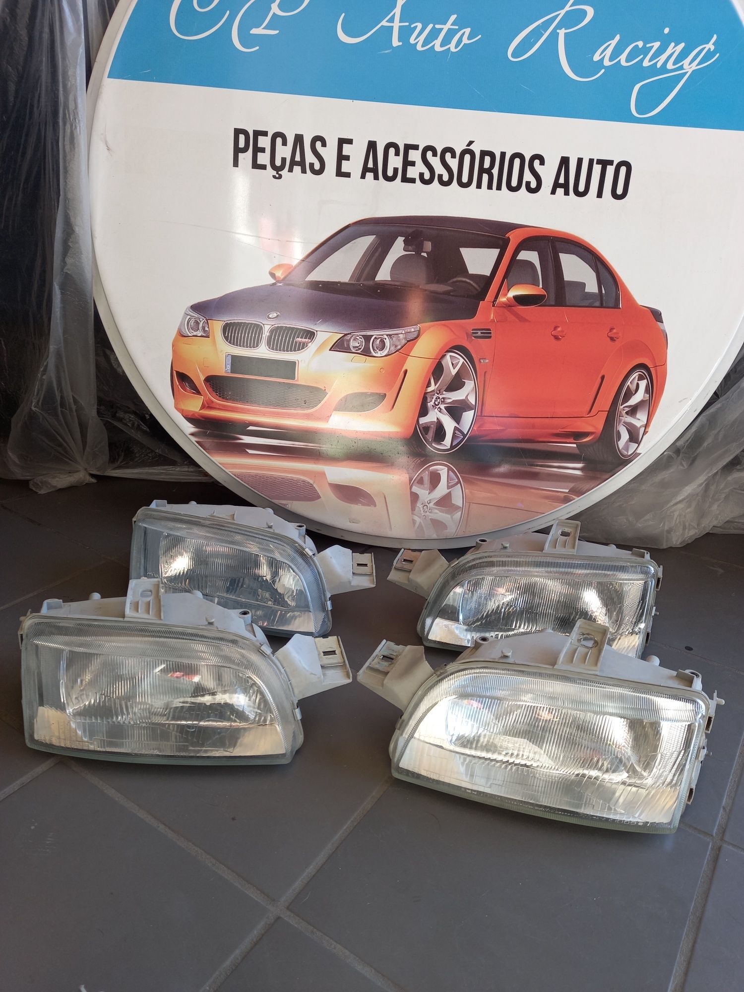 Óticas fiat uno.