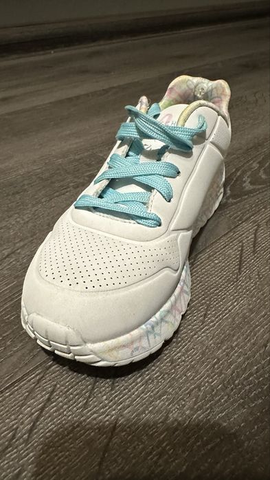 Кросівки Skechers для дівчинки, розмір 34 (EU), легкі та зручні