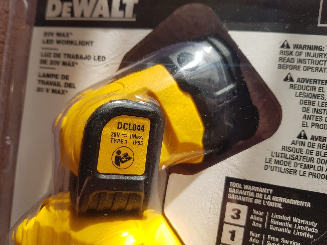 Аккумуляторный фонарь DEWALT DCL044 20V