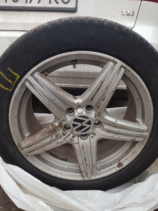 Диски R17 Volkswagen Jetta з шинами MICHELIN 225/50 R17