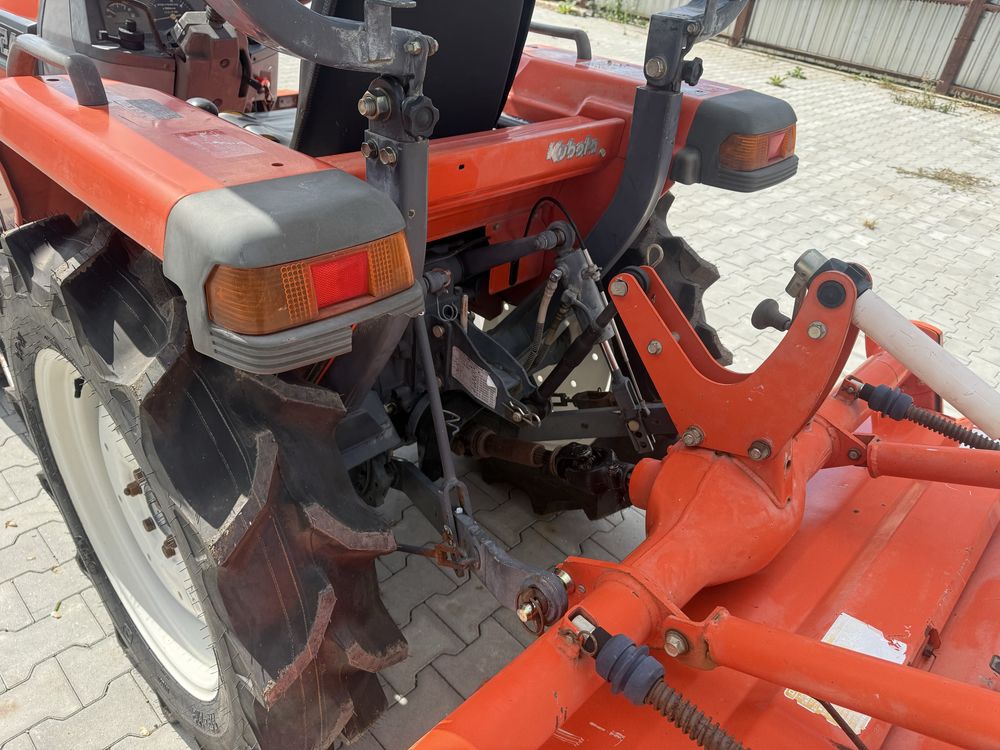 Японський трактор Kubota GL241
