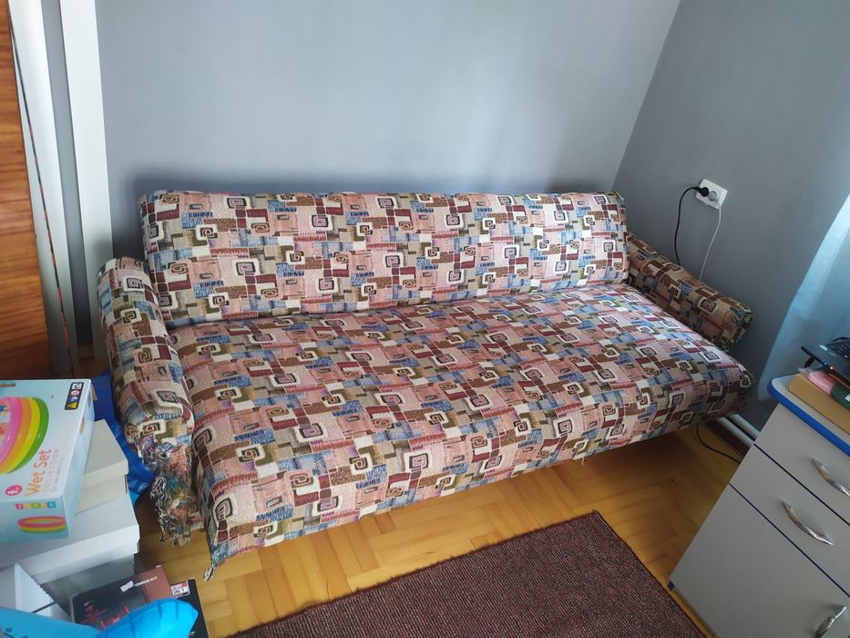 Вживаний розкладний диван