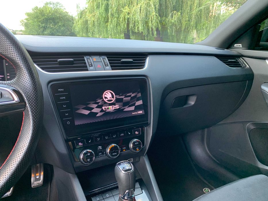 Skoda Octavia RS 2.0 TSI 2018 года.