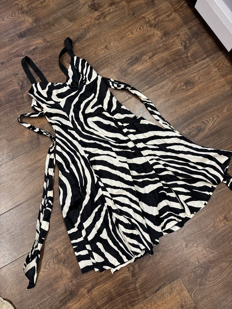 Платье Zara костюм размер с -м