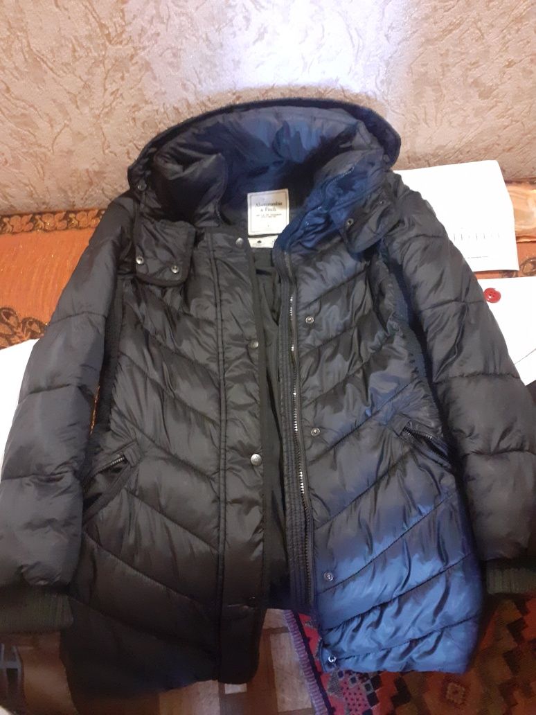 Продам женскую куртку пальто