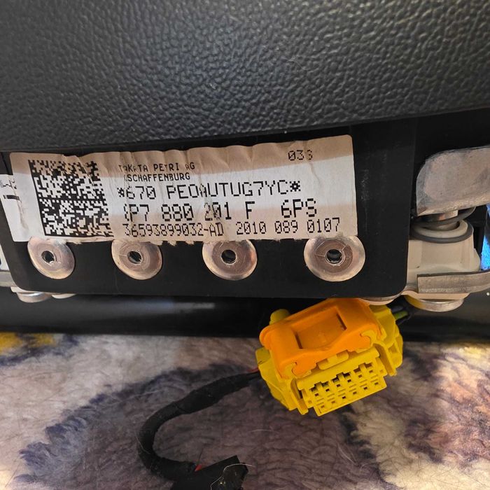 Kierownica kompletna do Audi Q5 2010 rok wersja 8R dobry stan.