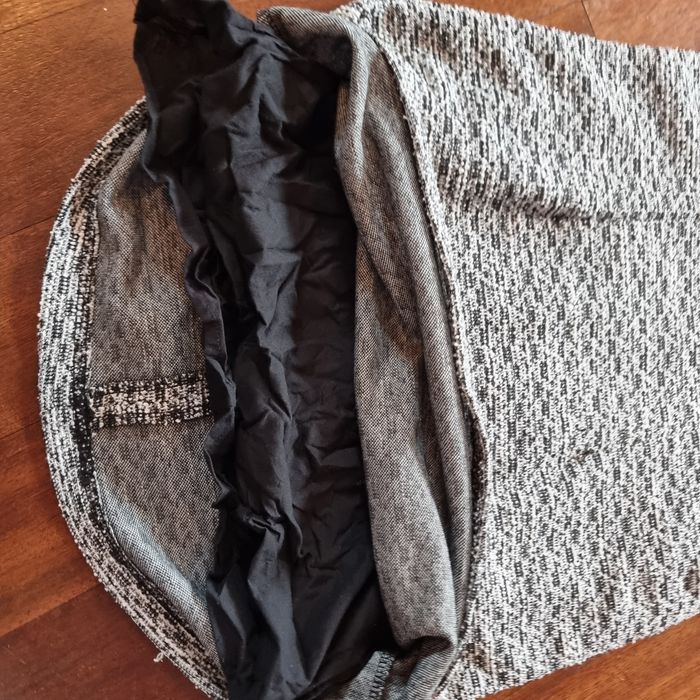 Szykowna sukienka Coccodrillo 140 cm z brokatowym kołnierzem