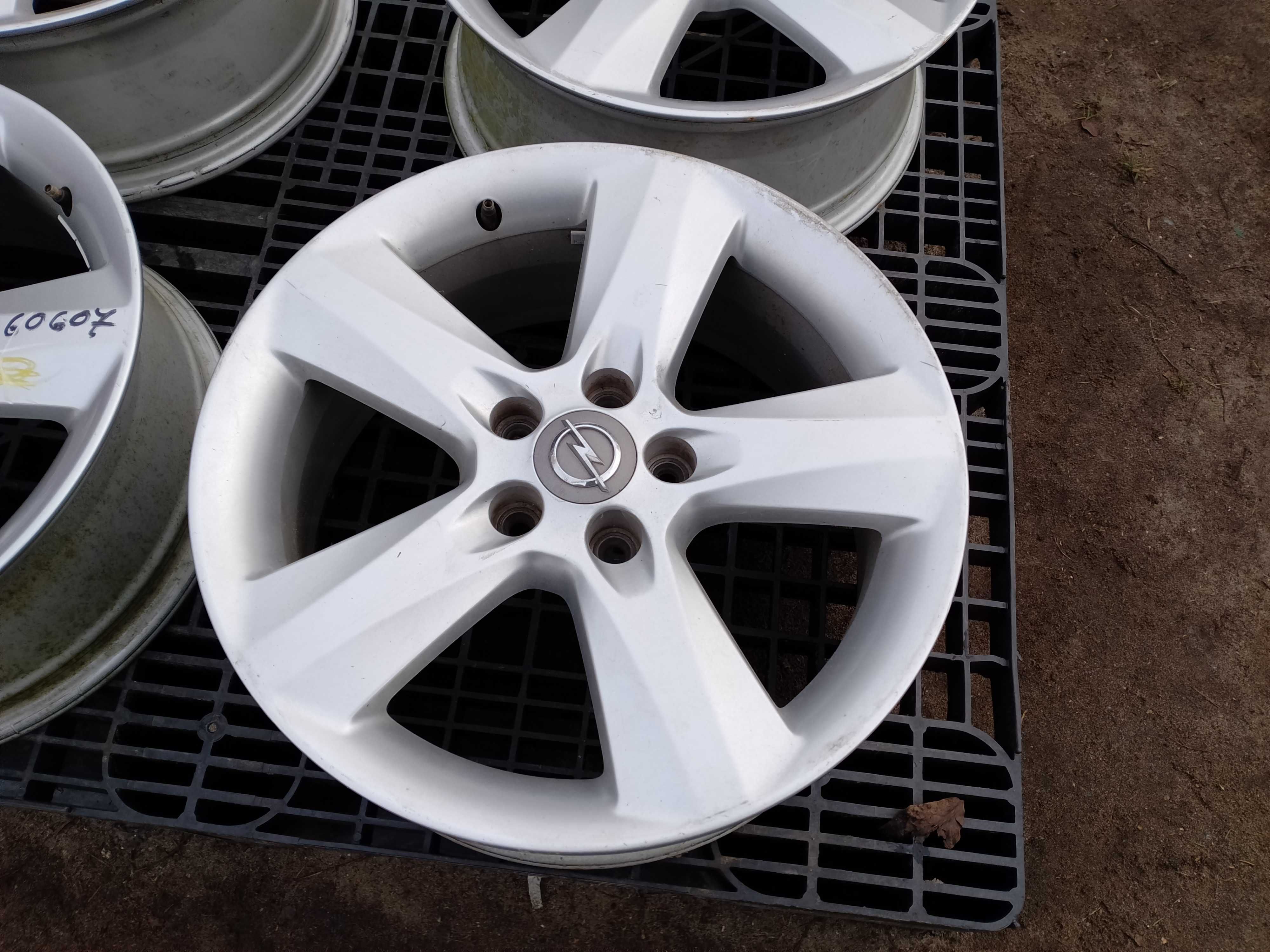 Felgi Aluminiowe Opel 7JX17'' 5X110 ET35 Obrzycko A43