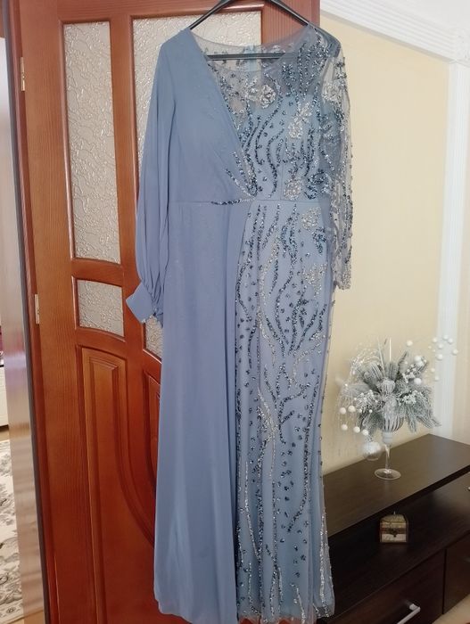 Вечирне плаття нарядне!