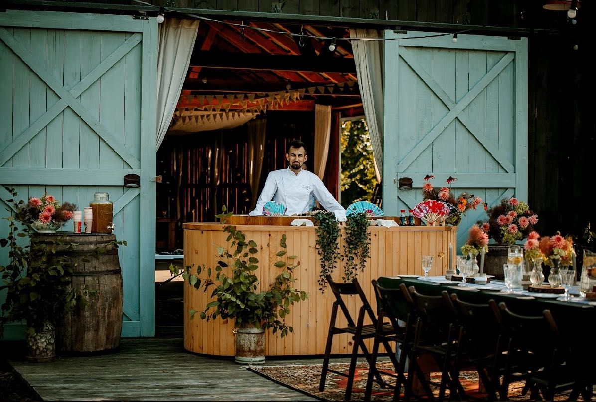 Mobilny Bar Sushi z Pływającymi Łódkami – Atrakcja na Wesele, Event,