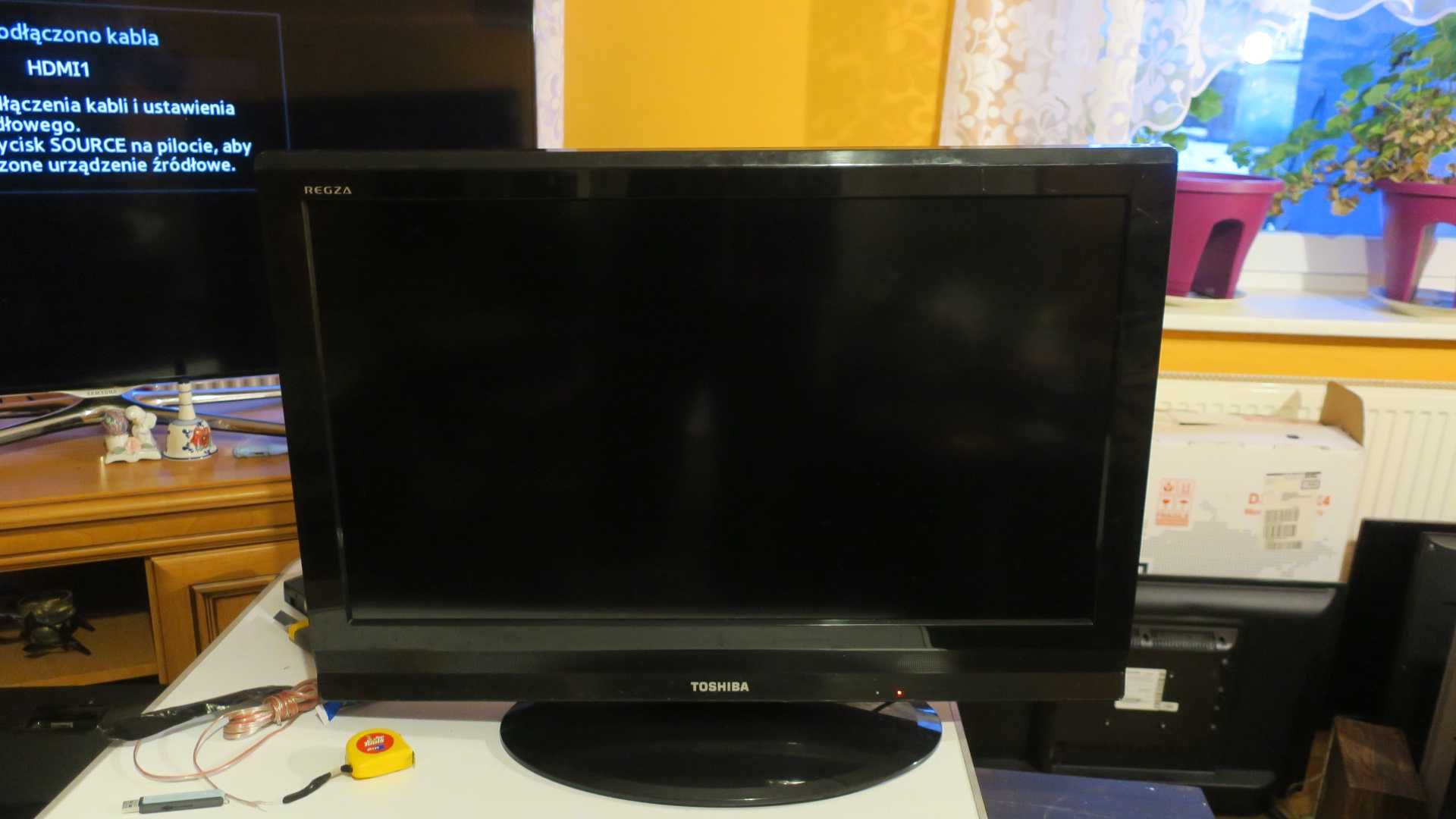 Telewizor Toshiba LCD 32 cale + pilot