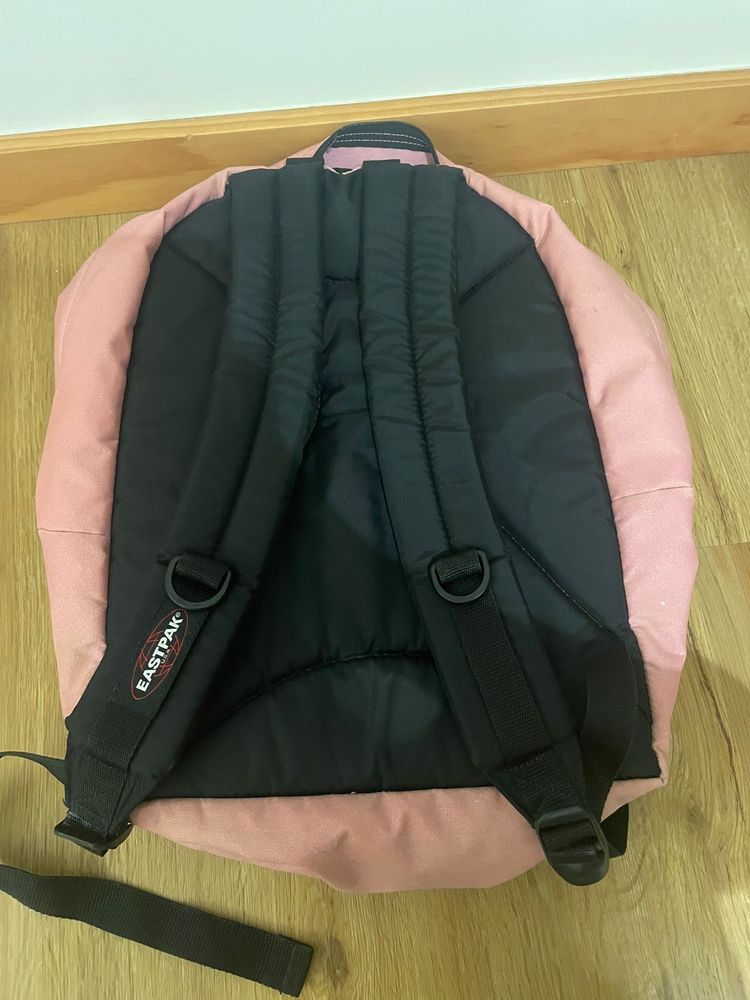 Mochila Eastpak Pinnacle