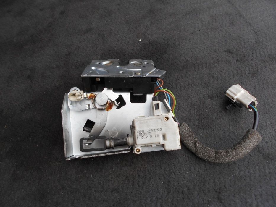 ford MONDEO MK3 2.0 tdci 02r centralny zamek klapy bagażnika kombi