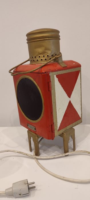 Stara lampa kolejowa