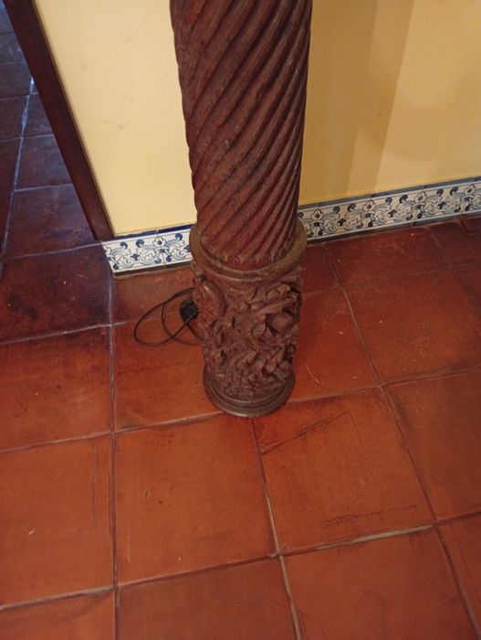Candeeiro de pé antigo